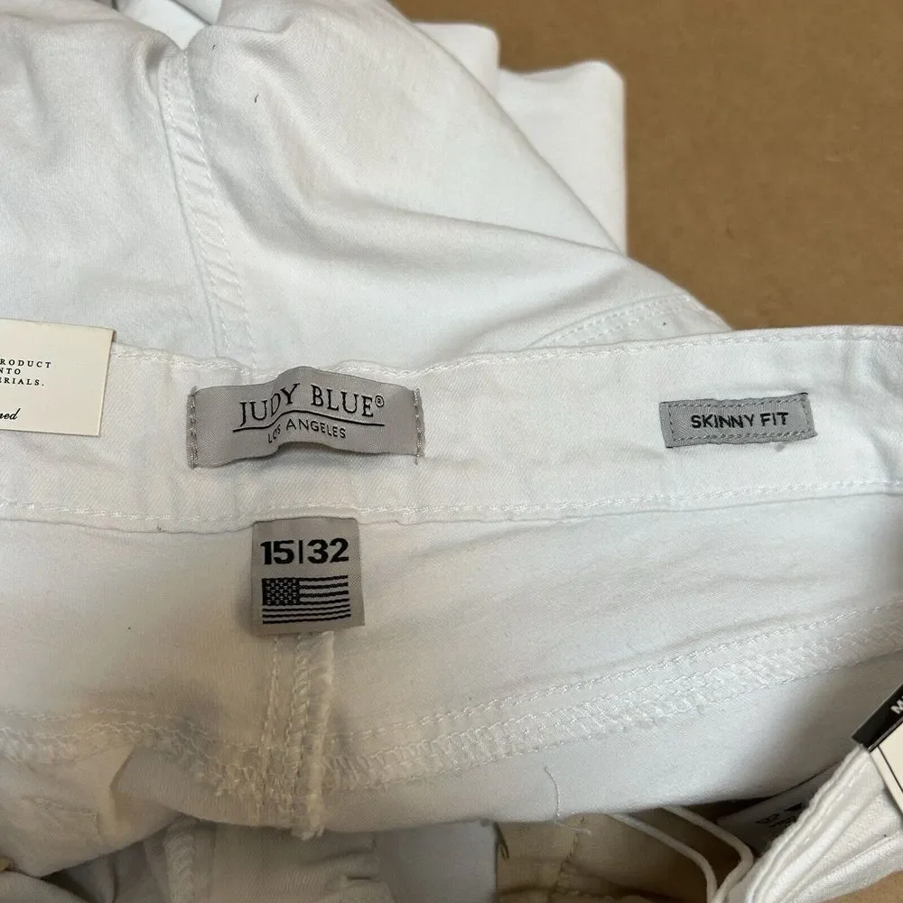 Judy Blue‎ NWT Skinny Fit White Non Distressed Jeans Size 15/32 Style #8460